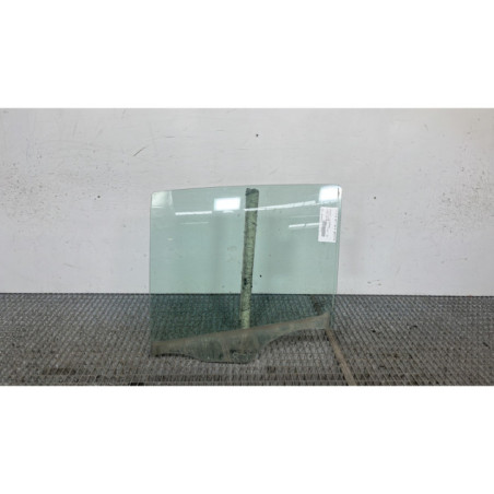 Vitre arriere gauche RENAULT CLIO 3 Photo n°1