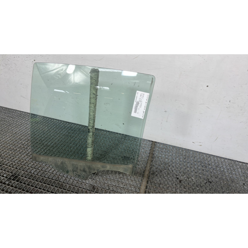 Vitre arriere gauche RENAULT CLIO 3 Photo n°3