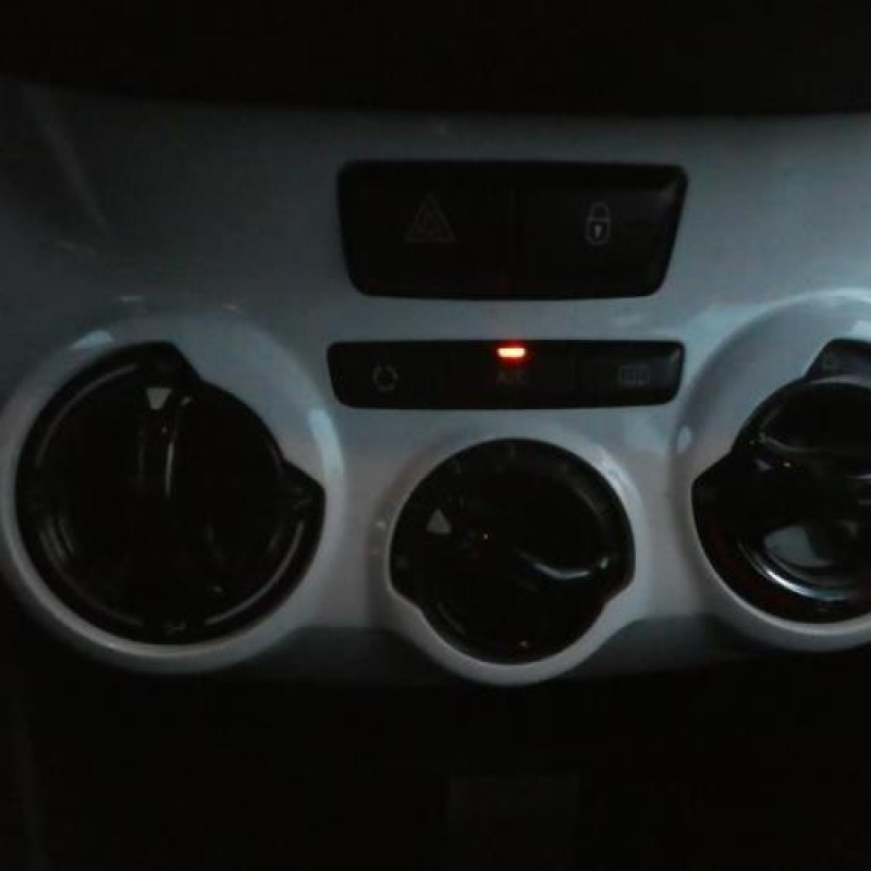 Autoradio d'origine PEUGEOT 208 1 Photo n°16