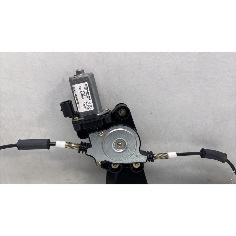 Leve vitre electrique avant gauche FIAT DOBLO 1 Photo n°3
