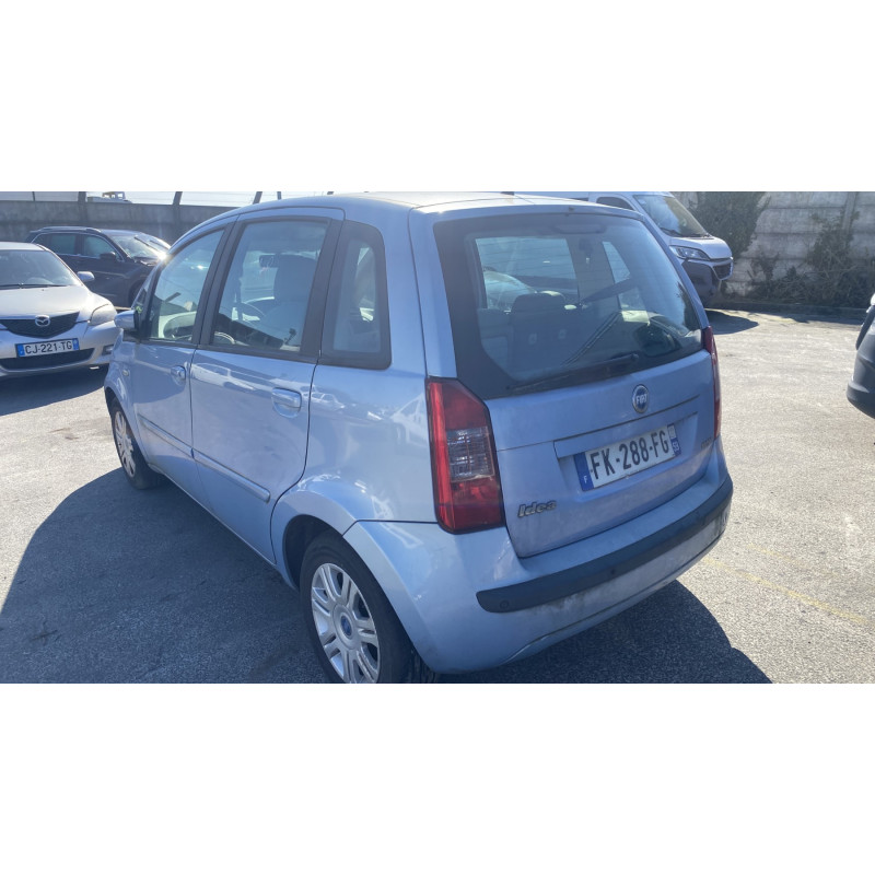Pare choc arriere FIAT IDEA Photo n°10