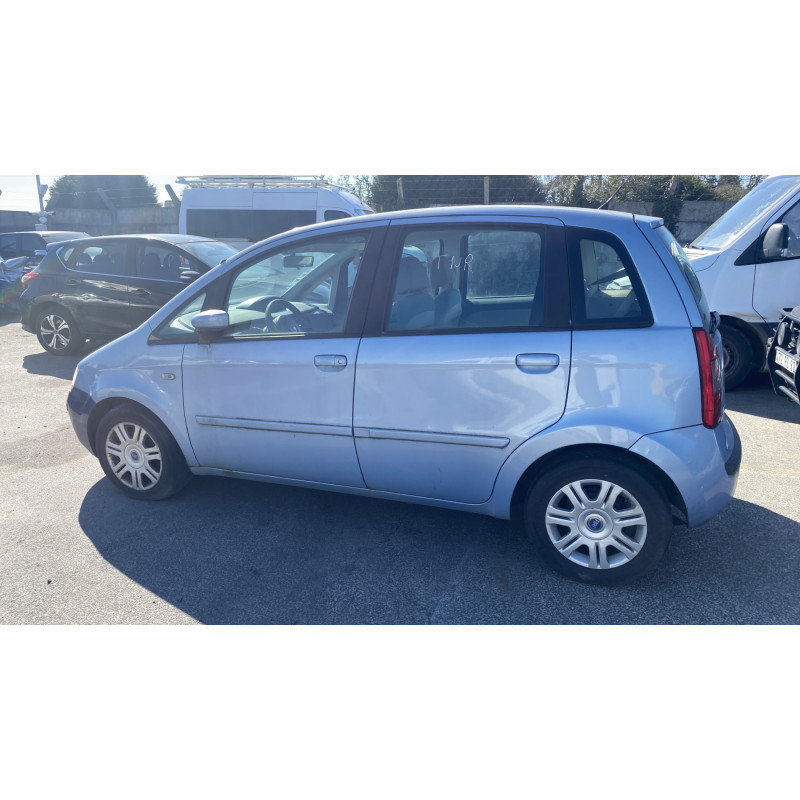 Pare choc arriere FIAT IDEA Photo n°13