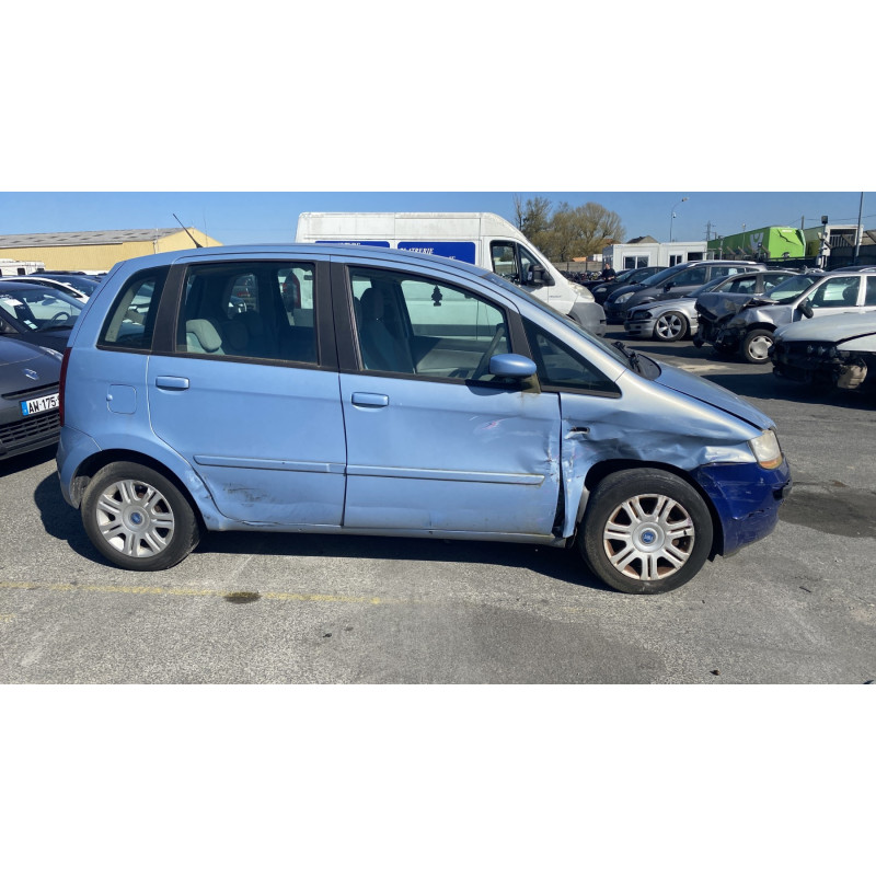 Pare choc arriere FIAT IDEA Photo n°14