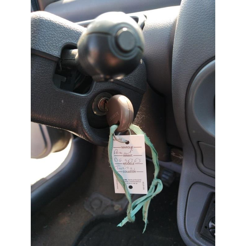 Pare boue avant gauche RENAULT TWINGO 1 Photo n°9