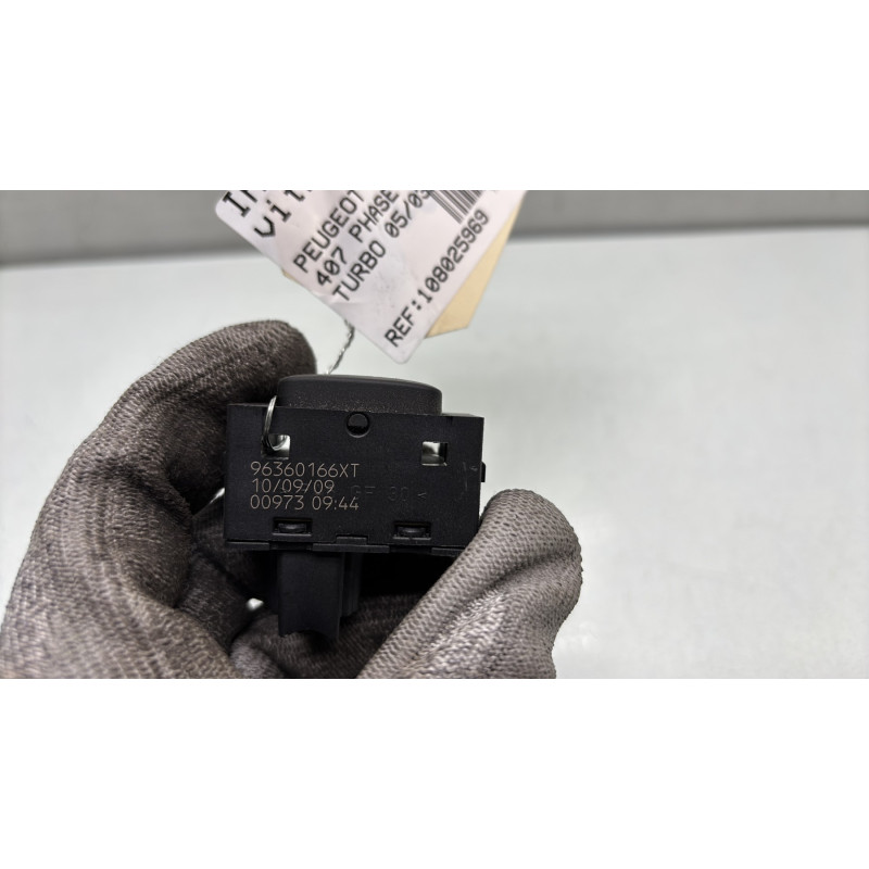 Interrupteur de leve vitre arriere droit PEUGEOT 407 Photo n°4