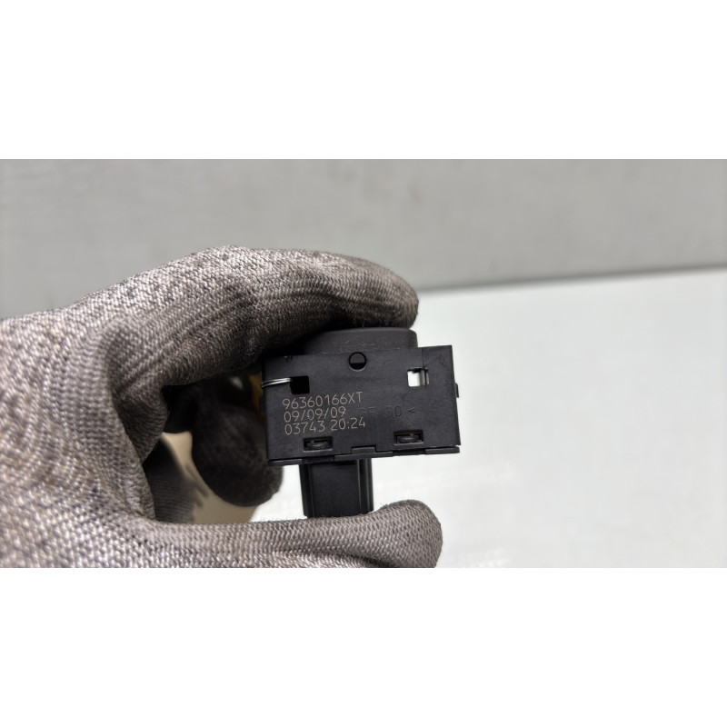 Interrupteur de leve vitre arriere gauche PEUGEOT 407 Photo n°4