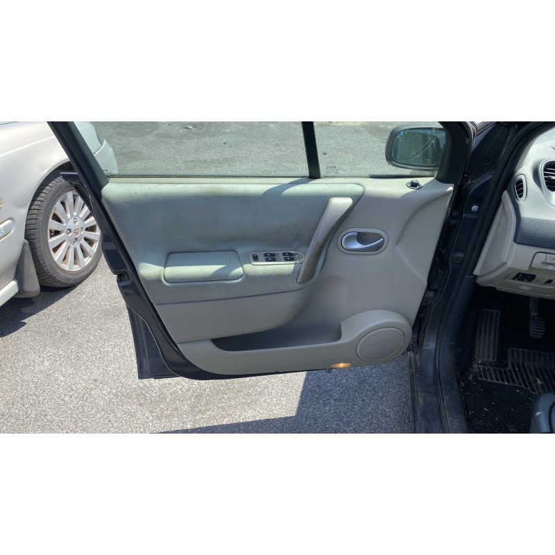 Pare boue avant droit RENAULT SCENIC 2 Photo n°10