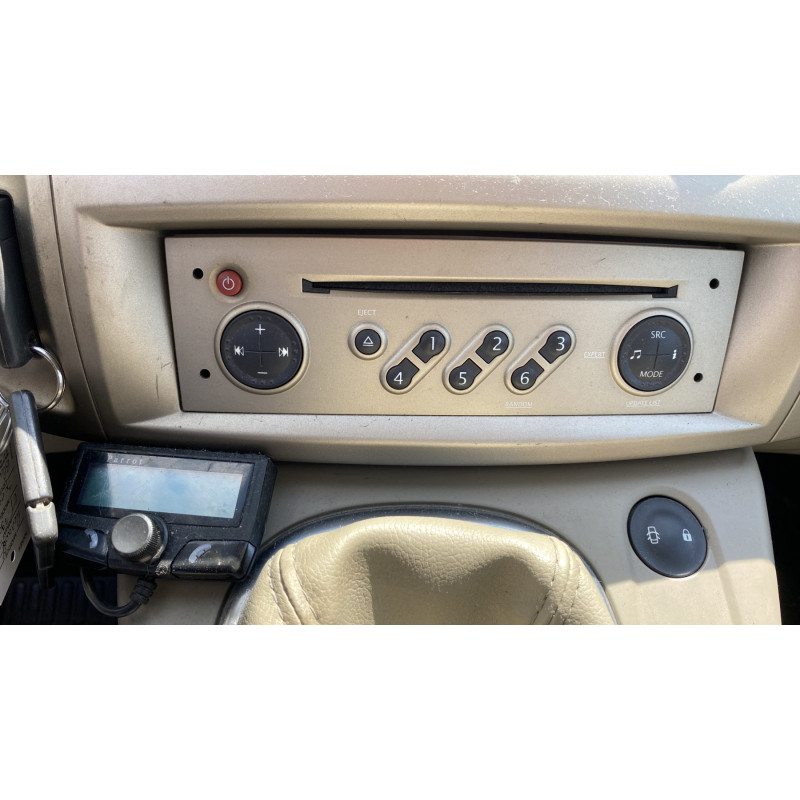 Pare boue avant droit RENAULT SCENIC 2 Photo n°19