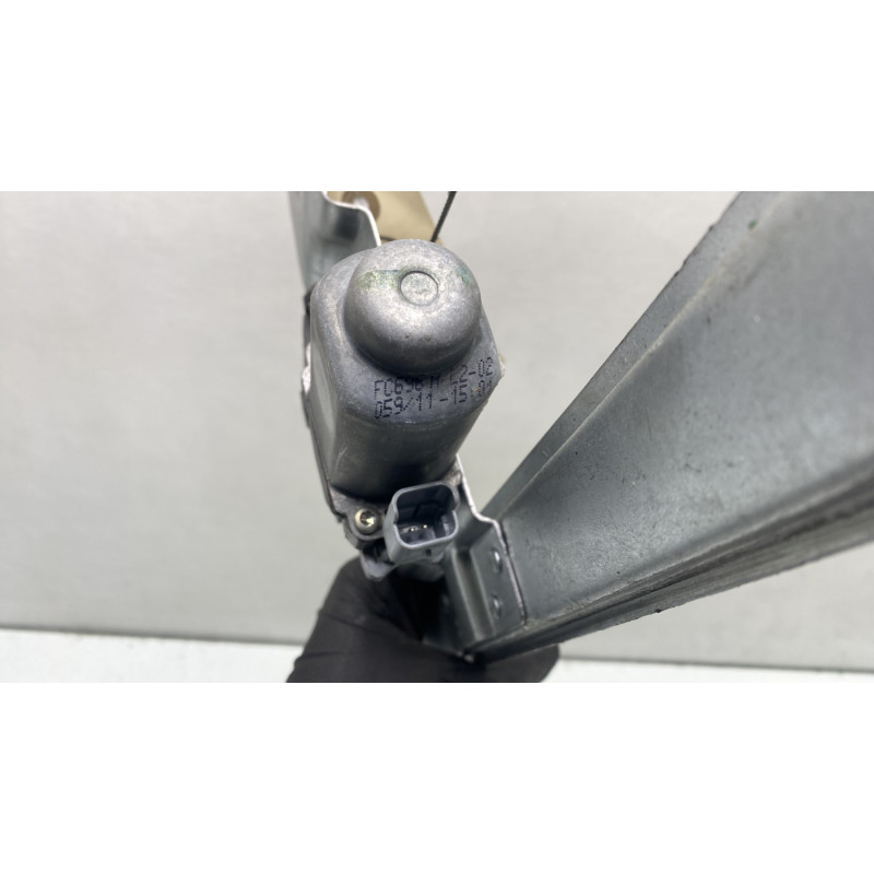 Leve vitre electrique avant gauche PEUGEOT PARTNER 2 Photo n°4
