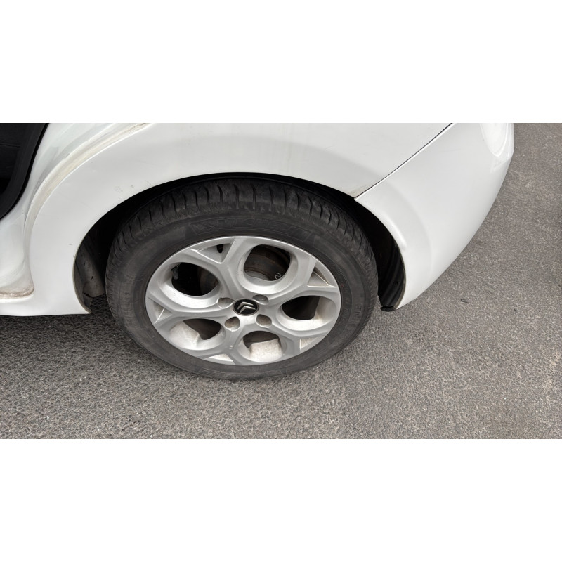 Vitre arriere gauche CITROEN C3 2 Photo n°18