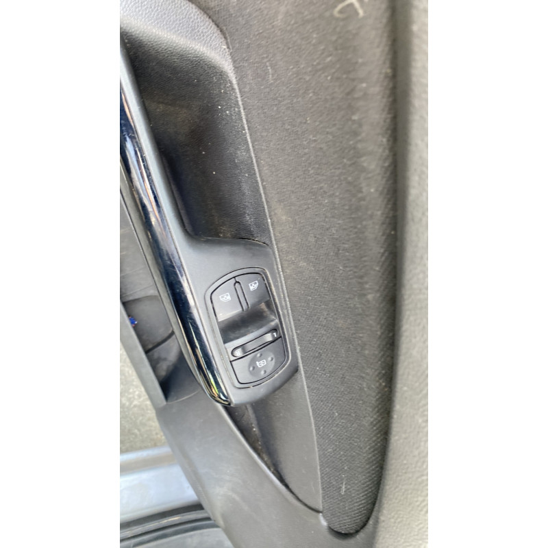 Leve vitre electrique avant gauche OPEL CORSA D Photo n°16