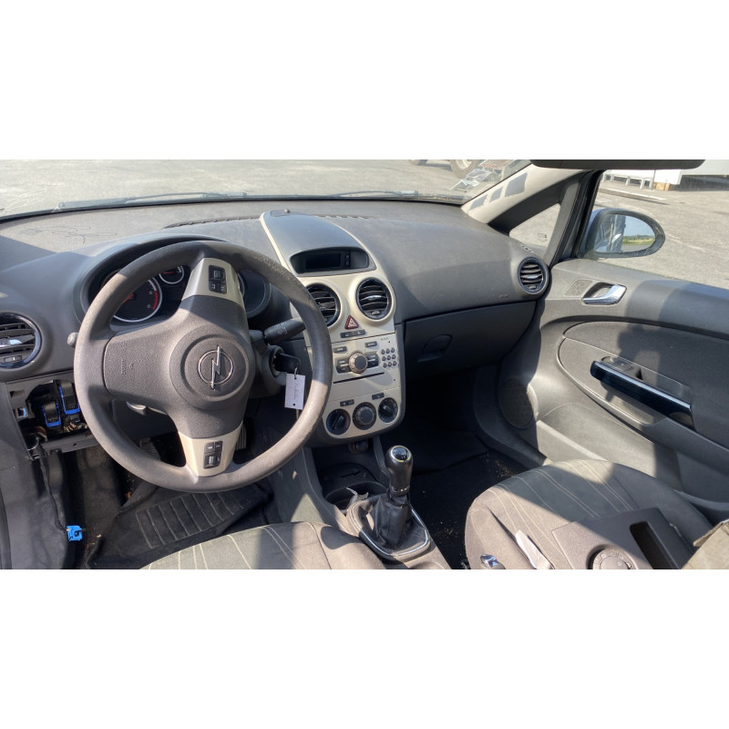 Leve vitre electrique avant gauche OPEL CORSA D Photo n°20