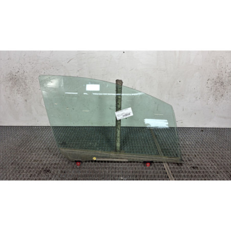 Vitre avant droit TOYOTA YARIS 3 Photo n°1