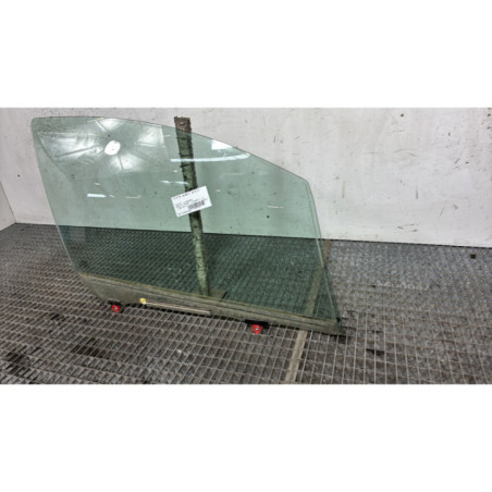 Vitre avant droit TOYOTA YARIS 3