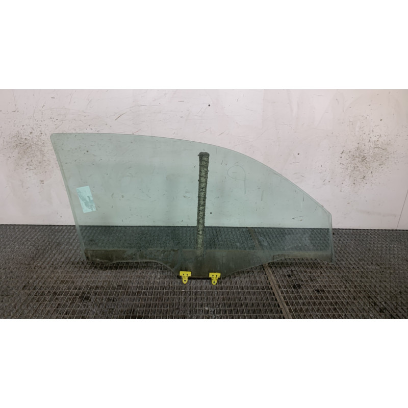 Vitre avant gauche NISSAN MICRA 3 Photo n°4