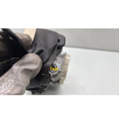 Pretensionneur de ceinture avant droit FORD FIESTA 6