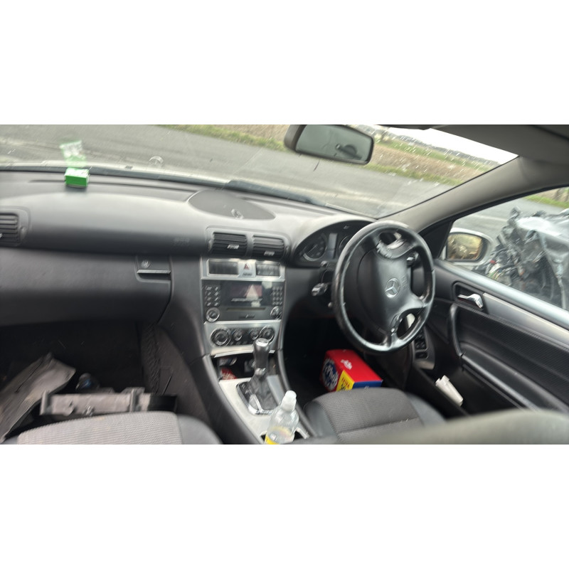 Bouton de warning MERCEDES CLASSE C 203 Photo n°16