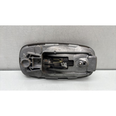 Poignee porte coffre gauche NISSAN PRIMASTAR 1