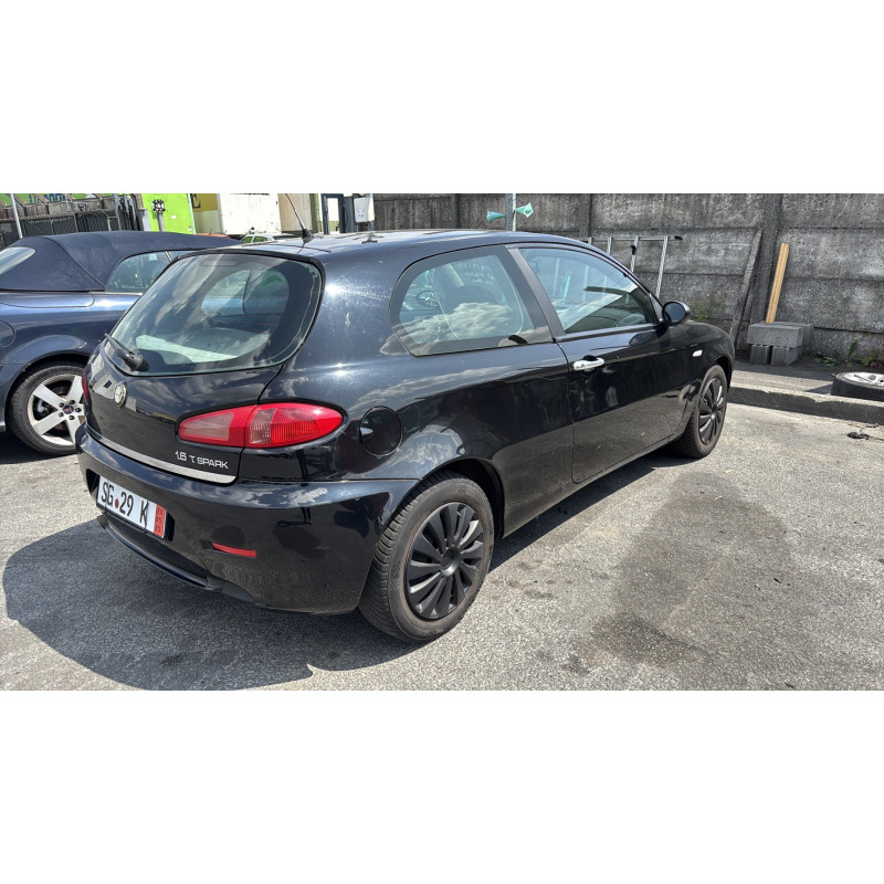 Capot ALFA ROMEO 147 Photo n°14