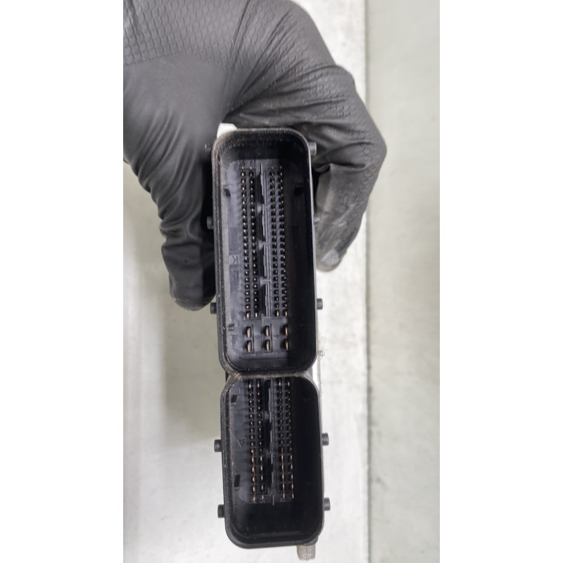 Calculateur moteur VOLKSWAGEN GOLF 6 Photo n°4