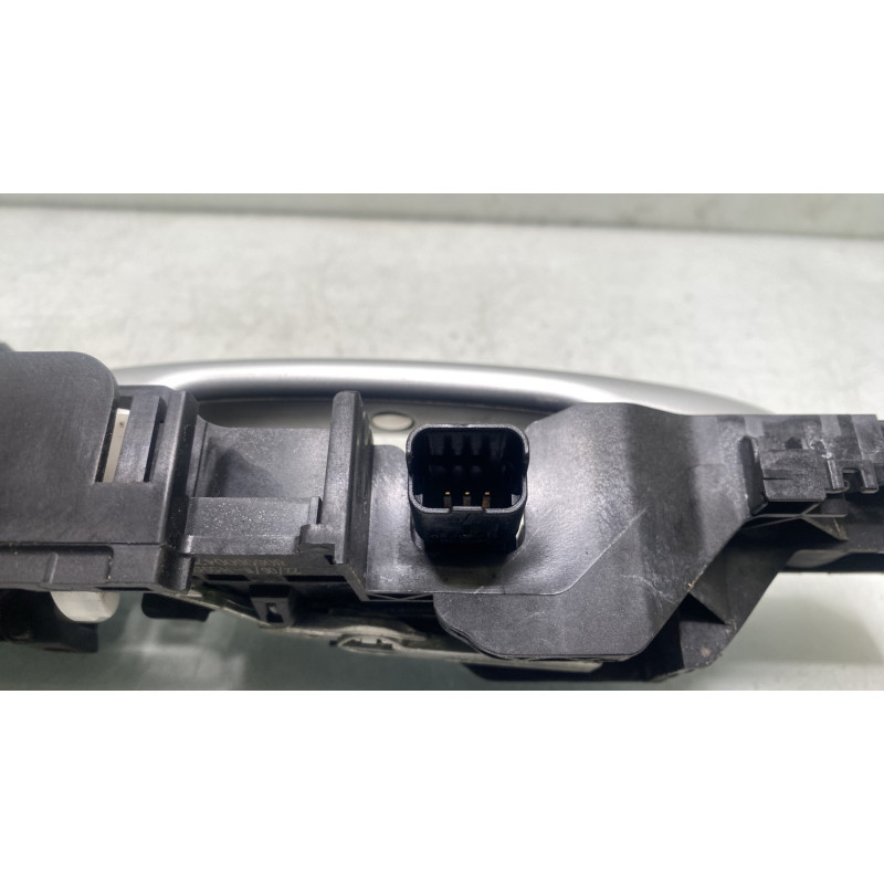 Poignee porte arriere droit RENAULT SCENIC 3 Photo n°5