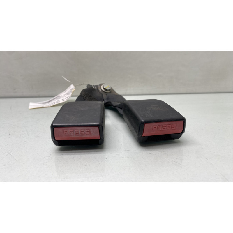 Attache ceinture arriere droit DACIA DUSTER 1 Photo n°3