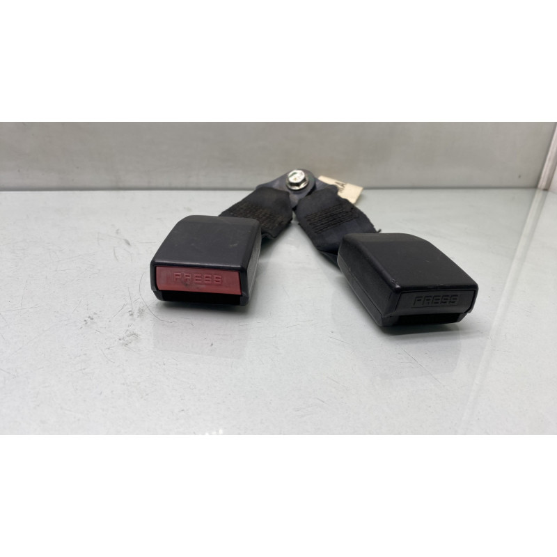 Attache ceinture arriere gauche DACIA DUSTER 1 Photo n°2