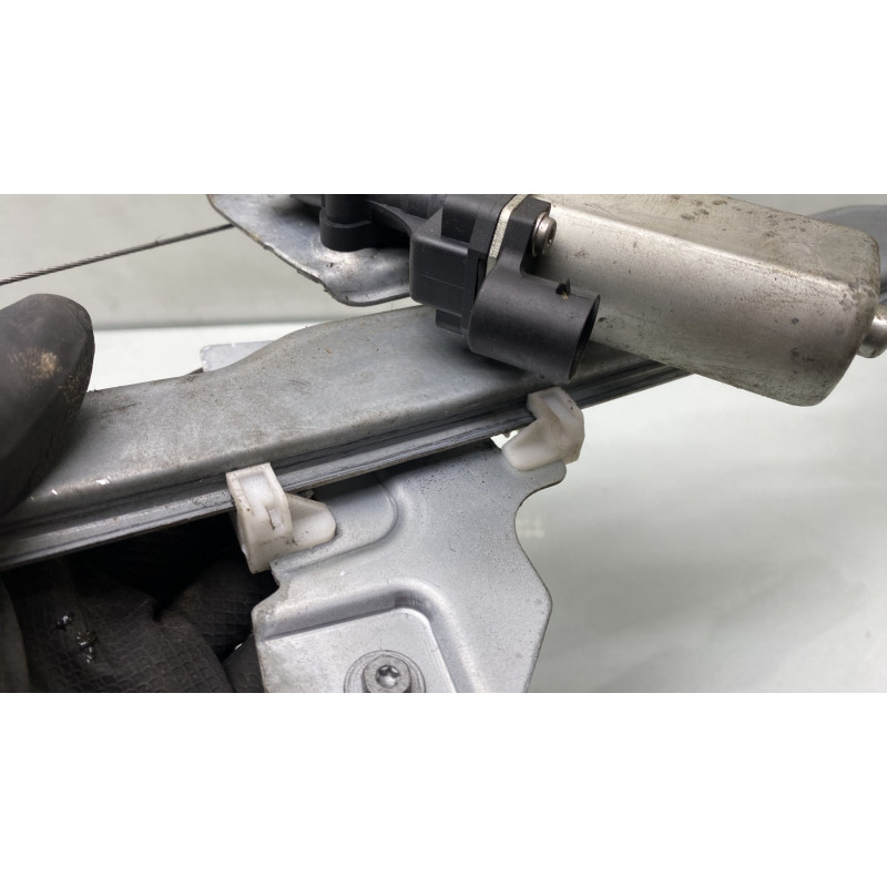 Leve vitre electrique avant droit DACIA DUSTER 1 Photo n°4