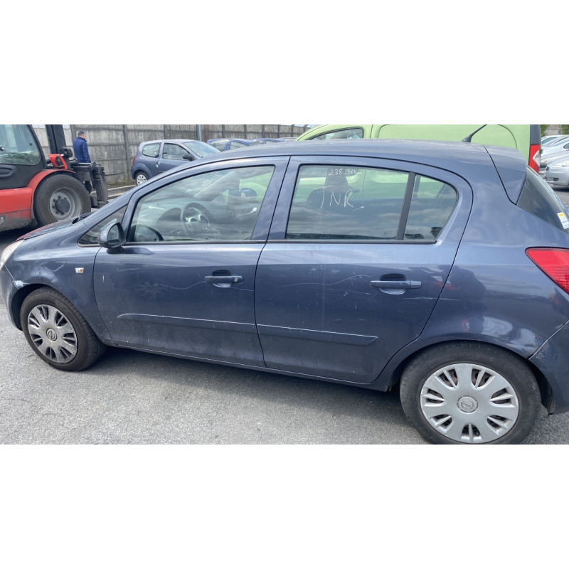 Feu arriere principal gauche (feux) OPEL CORSA D Photo n°11
