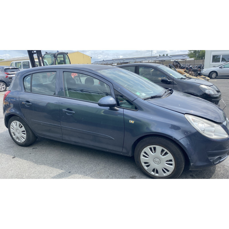 Feu arriere principal gauche (feux) OPEL CORSA D Photo n°12