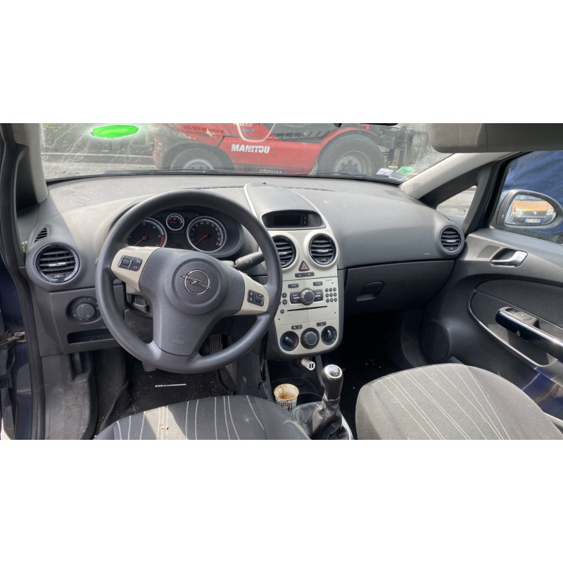 Feu arriere principal gauche (feux) OPEL CORSA D Photo n°19