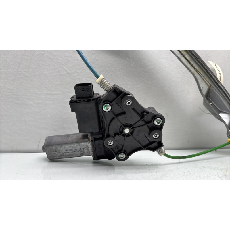 Leve vitre electrique avant droit OPEL CORSA D Photo n°2