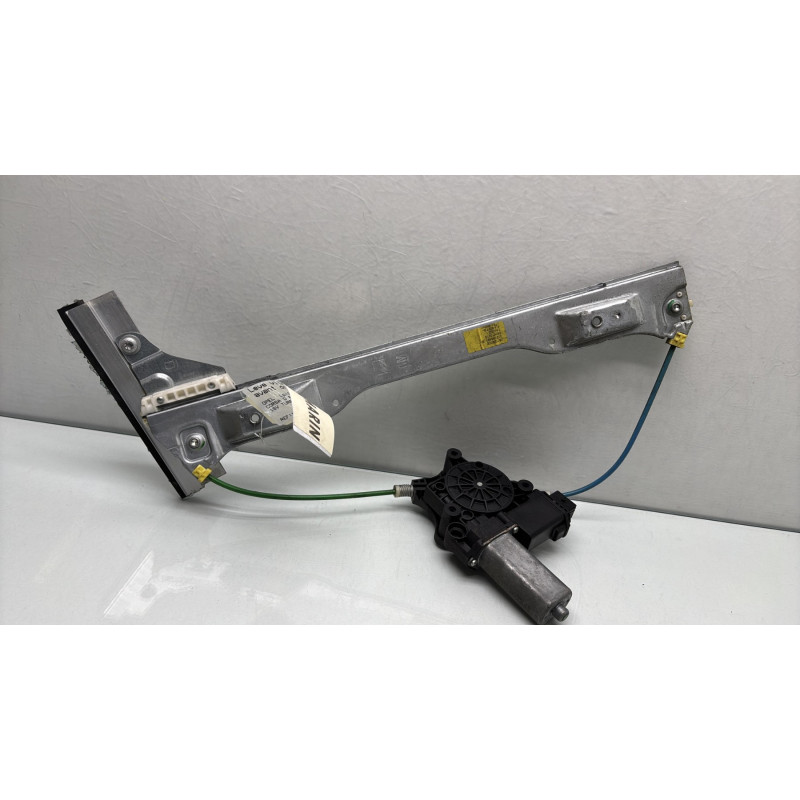 Leve vitre electrique avant droit OPEL CORSA D Photo n°3