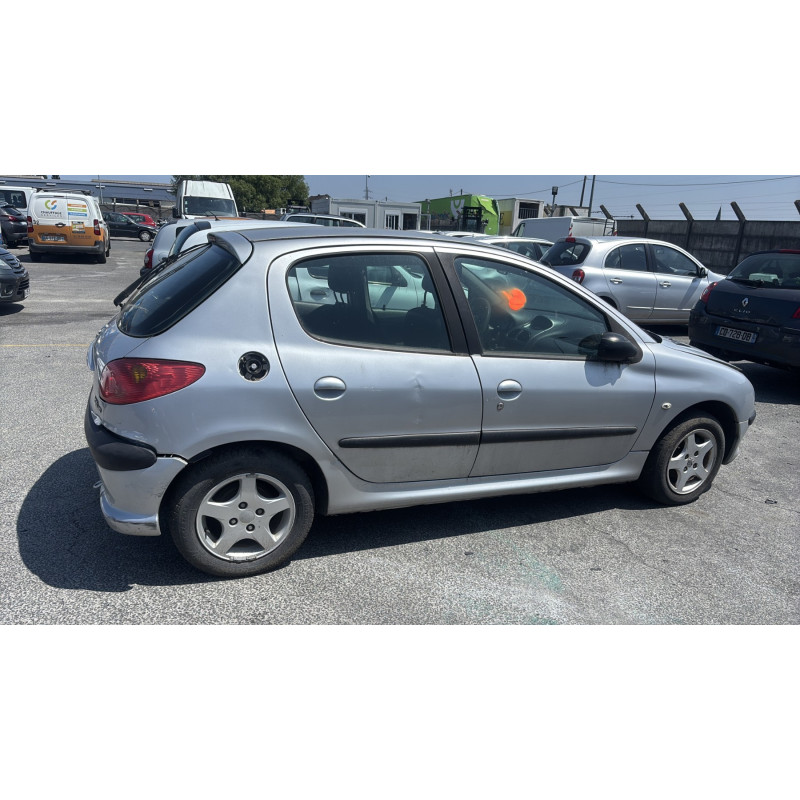 Pare choc avant PEUGEOT 206 Photo n°13