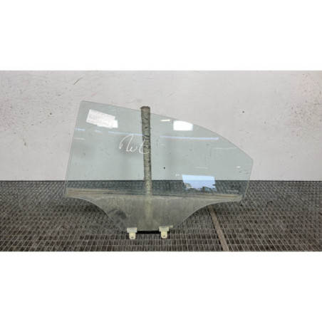 Vitre arriere gauche KIA RIO 3 Photo n°1
