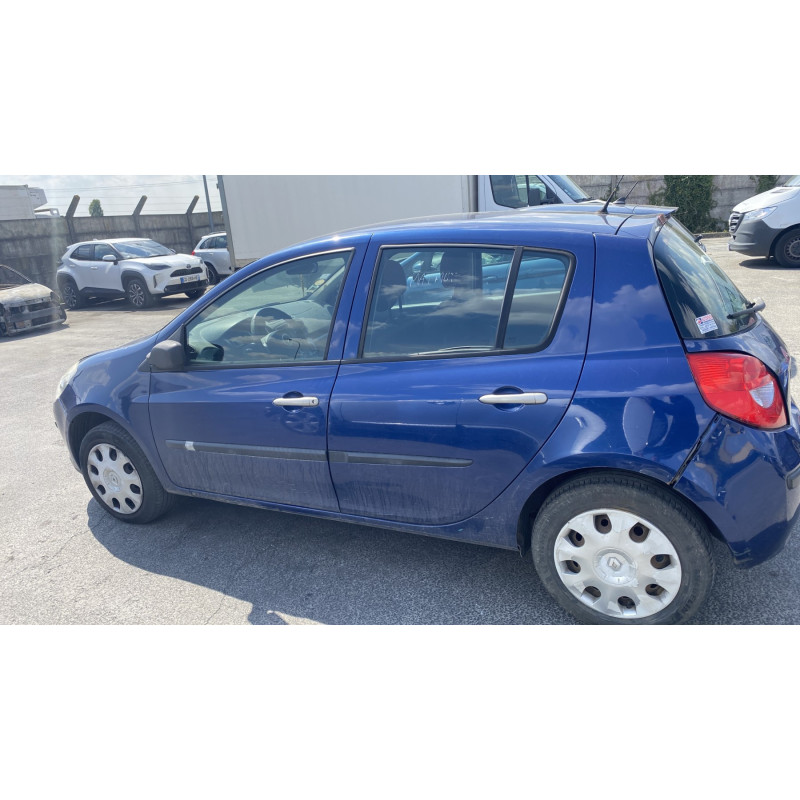 Feu arriere principal gauche (feux) RENAULT CLIO 3 Photo n°20