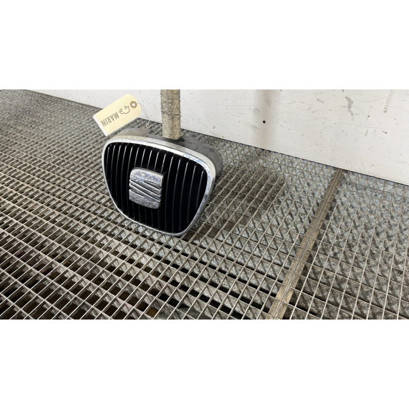 Calandre SEAT IBIZA 3 Photo n°3