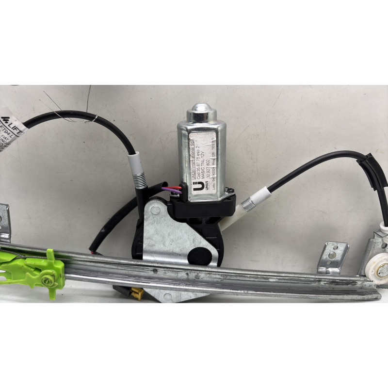 Leve vitre electrique avant gauche FIAT 500 2 Photo n°3