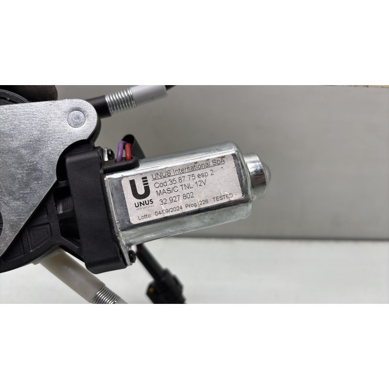 Leve vitre electrique avant gauche FIAT 500 2 Photo n°4