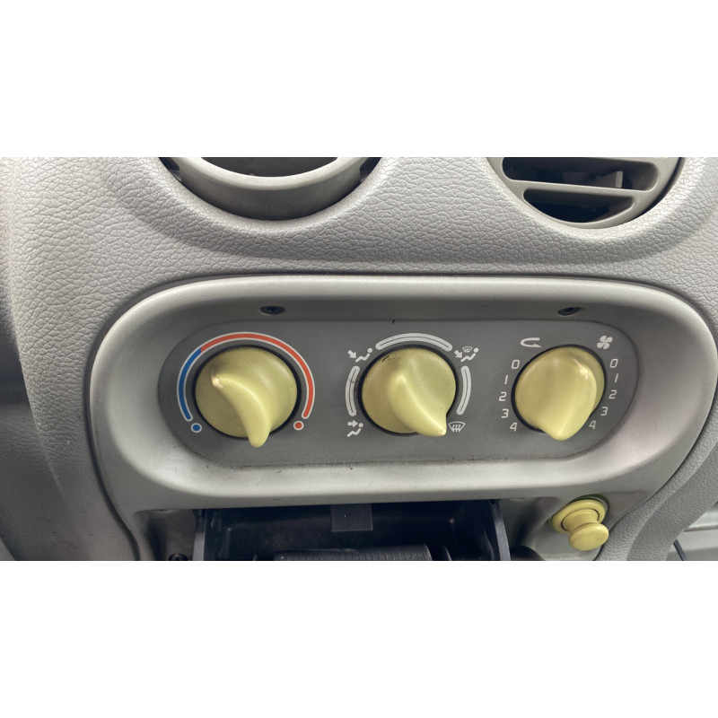 Poignee porte avant gauche RENAULT TWINGO 1 Photo n°17