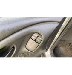 Poignee porte arriere gauche FORD FOCUS 1