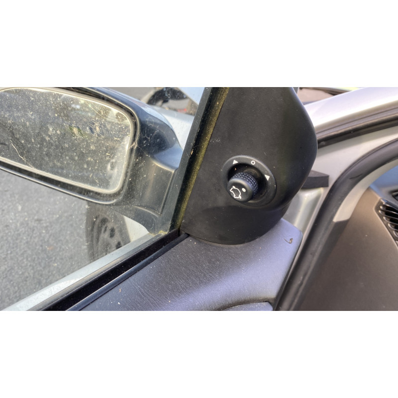 Poignee porte arriere gauche FORD FOCUS 1 Photo n°14