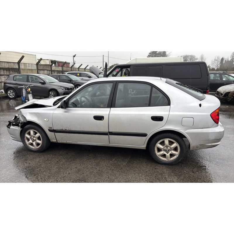 Feu arriere principal droit (feux) HYUNDAI ACCENT 2 Photo n°10