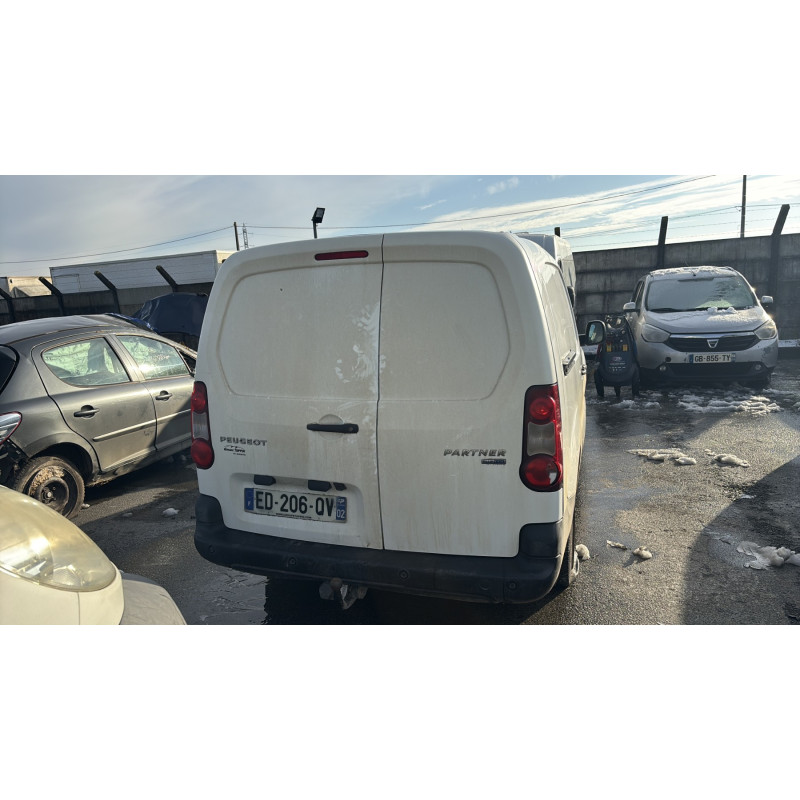 Feu arriere stop central PEUGEOT PARTNER 2 Photo n°10