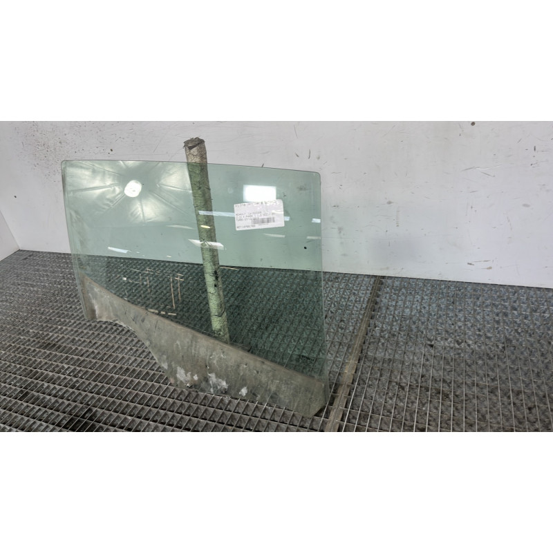 Vitre arriere droit RENAULT CLIO 4 Photo n°2