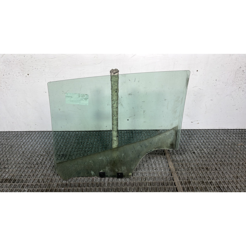 Vitre arriere droit RENAULT CLIO 4 Photo n°4