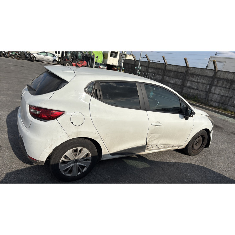 Vitre arriere droit RENAULT CLIO 4 Photo n°10