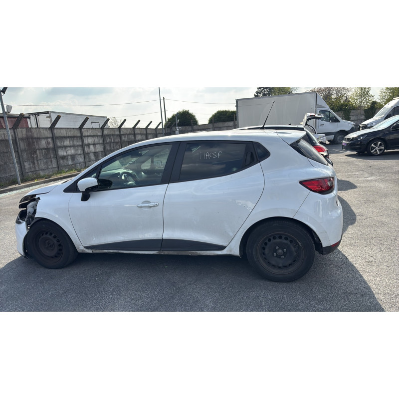 Vitre arriere droit RENAULT CLIO 4 Photo n°11