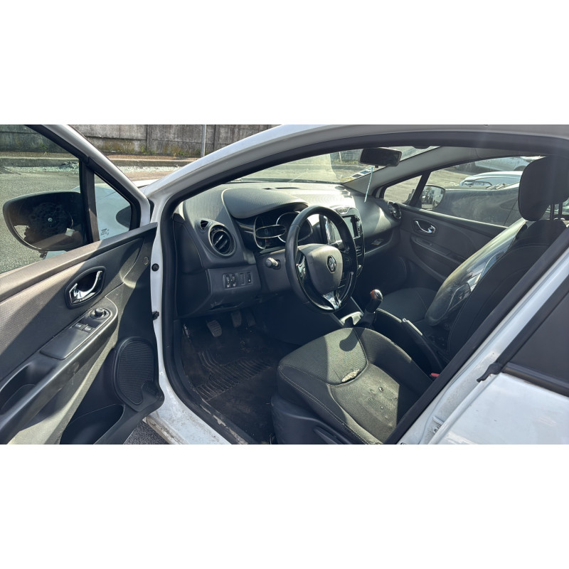 Vitre arriere droit RENAULT CLIO 4 Photo n°13