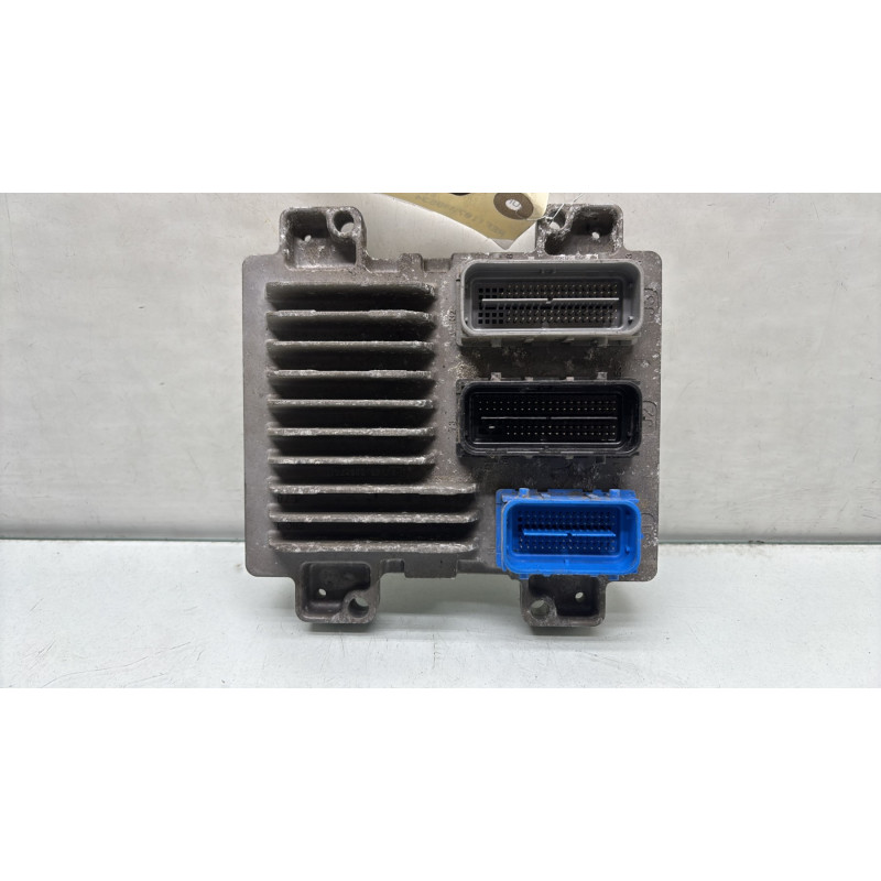 Calculateur moteur OPEL CORSA E Photo n°1